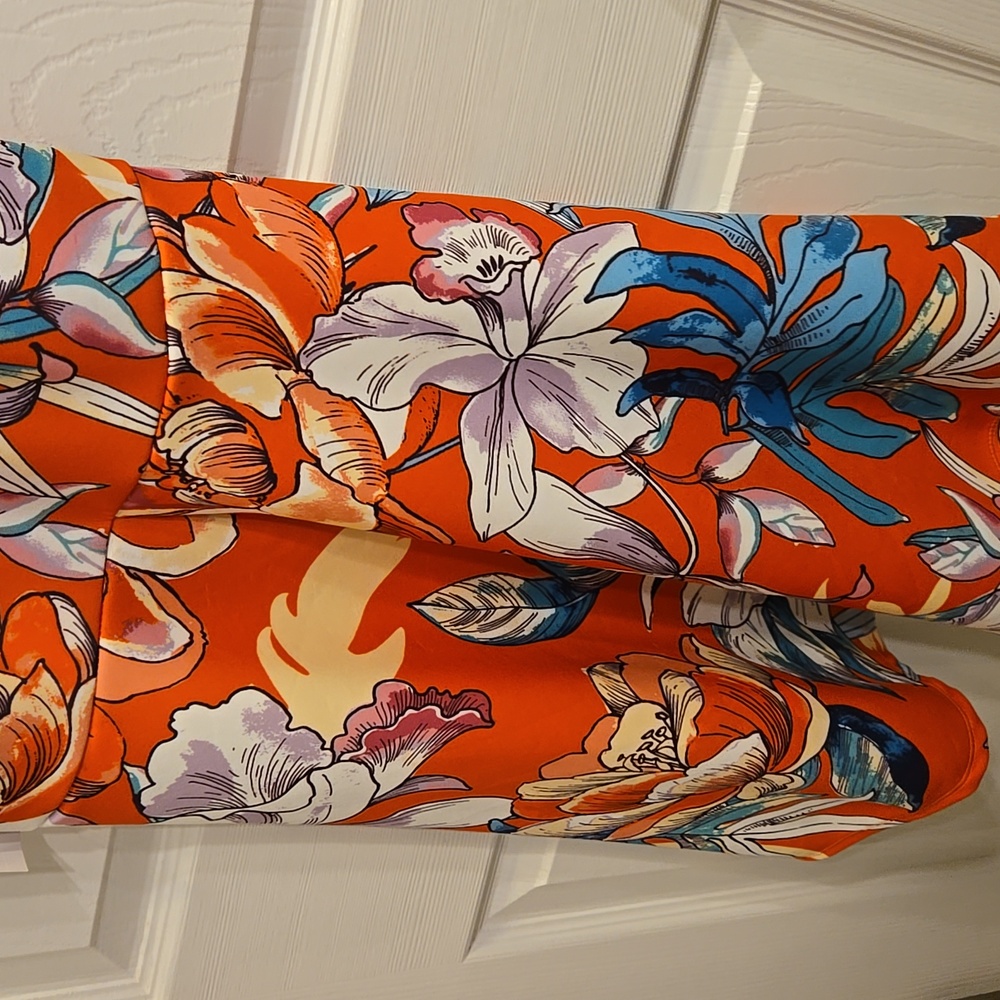 BRAND NEW FLORAL PRINT DRESS - Picture 6 of 8